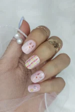 24 Adet Çocuklar için Renkli Kısa Takma Tırnak  TET129