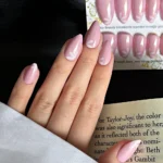 24-adet-kisa-badem-pembe-renk-çicek-desenli-takma-tirnak-seti-w1561