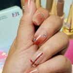 24-adet-kut-takma-tirnak-seti-orta-uzun-tasli-ve-desenli-kirmizi-takma-tirnak-dz446-1