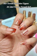 24-adet-kut-takma-tirnak-seti-orta-uzun-tasli-ve-desenli-kirmizi-takma-tirnak-dz446-3
