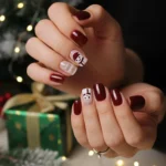 24-adet-yilbasi-desenli-kirmizi-kisa-takma-tirnak-seti-r620