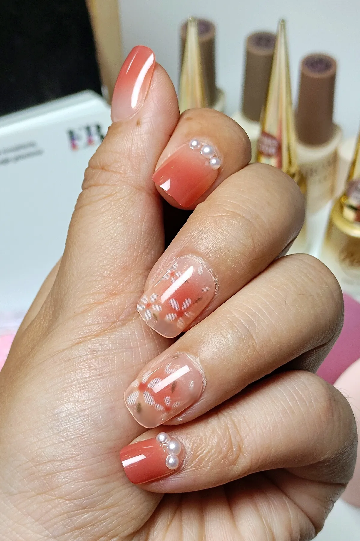 IMG_20240831_175933_takma_tırnak_24adet_ 24 Adet Kısa Takma Tırnak Seti Küt Çiçek Desenli Ve Taşlı Z279 - Görsel 1