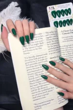 Kısa Badem 24 Adet Yeşil Takma Tırnak Seti W1768