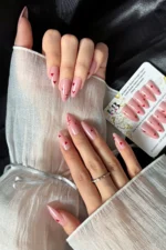 Badem Tırnak Kalp Desenli Orta Uzunlukta 24 Adet Takma Tırnak Seti W1839 - Görsel 4