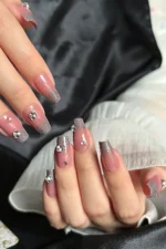 desenli-takma-tirnak-seti-24'lu.-kut-tirnak-yapistirici-ve-aksesuarlari-hediye-z681