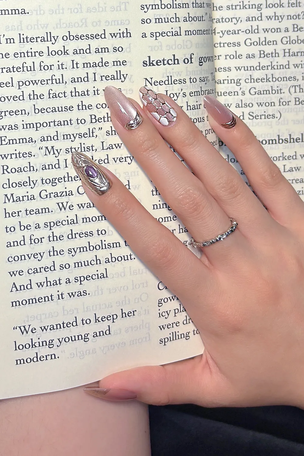 kedi-gozu-tirnak-10-adet-badem-takma-tirnak-seti-medium-beden-yapistiricili-t136-1 Kedi Gözü Tırnak 10 Adet Badem Takma Tırnak Seti Yapıştırıcılı T136 - Görsel 1