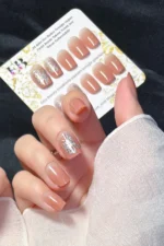 kisa-kut-24-adet-takma-tirnak-seti-kelebek-desenli-r815