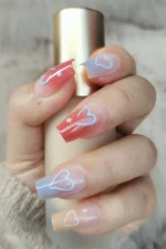 Kısa Takma Tırnak Seti 24'lü Renkli Kalpler Desenli. Küt Takma Tırnak R783 - Görsel 5