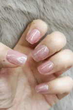 kisa-takma-tirnak-seti-pembe-renk-kucuk-çicek-desenli-kut-takma-tirnak-aksesuarlari-hesdiye-r774