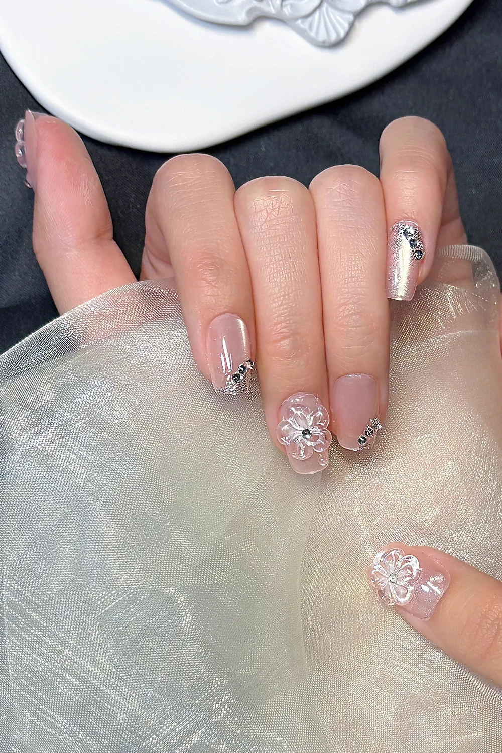 medium-beden-kisa-takma-tirnak-cicek-charm-10-adet-takma-tirnak-seti-t068-1 Kısa Takma Tırnak Çiçek Charm 10 Adet Takma Tırnak Seti T068 - Görsel 1