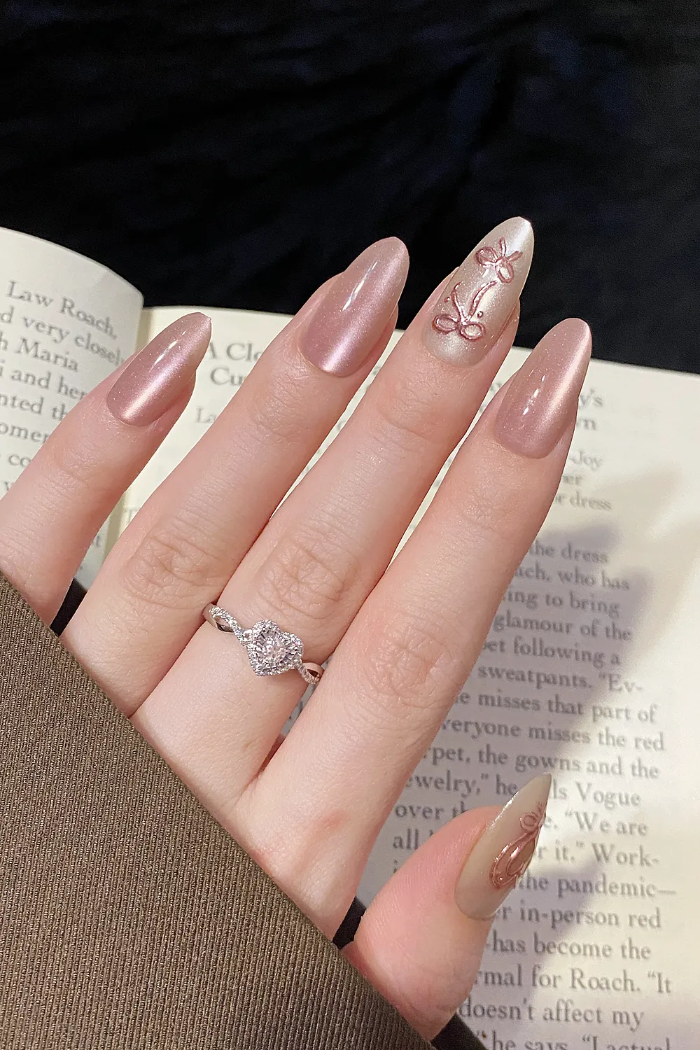 medium-beden-uzun-badem-pembe-10-adet-takma-tirnak-seti-t104-1 Uzun Badem Pembe 10 Adet Takma Tırnak Seti T104 - Görsel 1