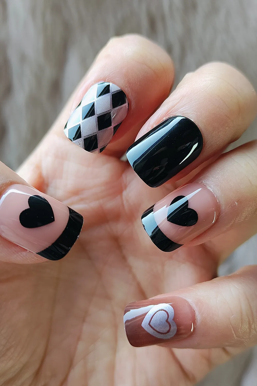 takma-tirnak-seti-ve-zararsiz-yapistirici.-nail-art-oval-kare-kisa-takma-tirnak-siyah-r659 takma-tirnak-seti-ve-zararsiz-yapistirici.-nail-art-oval-kare-kisa-takma-tirnak-siyah-r659