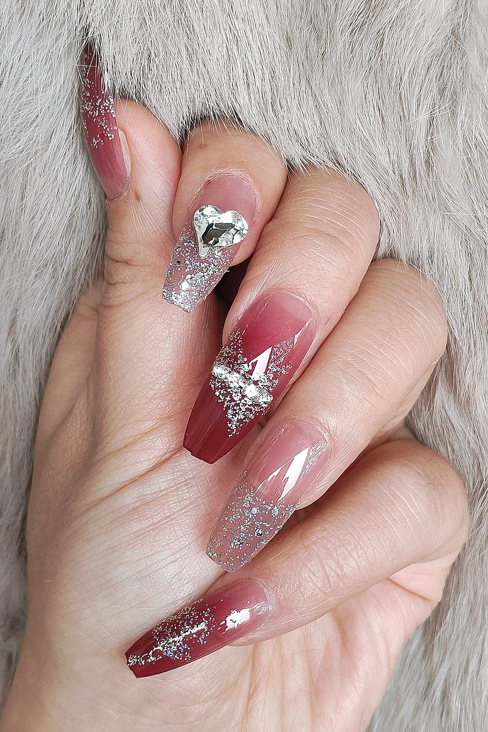 uzun-takma-tirnak-seti-24'lu-simli-ınci-ıslemeli-kirmizi-takma-tirnak-aksesuarlari-hediye-z460 uzun-takma-tirnak-seti-24'lu-simli-ınci-ıslemeli-kirmizi-takma-tirnak-aksesuarlari-hediye-z460