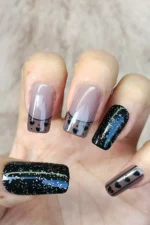 yeni-model-desenli-kut-siyah-takma-tirnak-seti24'lu.-kutulu-ve-yapistirici-kare-w1286